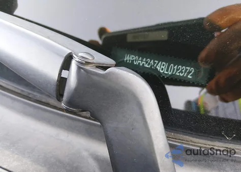 2011 Porsche Panamera 4 z USA, uszkodzony, nr VIN WP0AA2A74BL012372